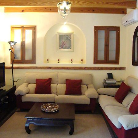 Villa Maria, Bonita Casa Con Jardin Y Piscina Privada En Андрач Екстер'єр фото